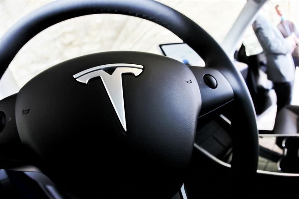 Tesla recaudó 5 mil millones de dólares en una venta de capital a principios de este mes.