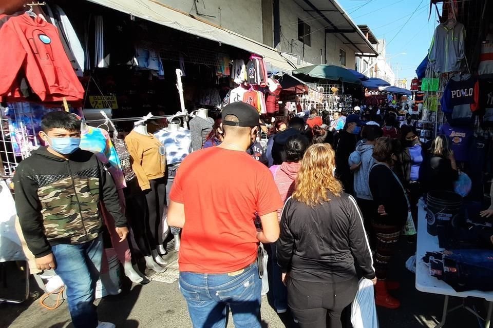 Los comercios del Centro tuvieron ayer una alta afluencia de compradores.