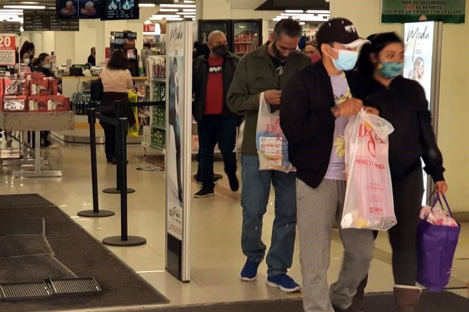 La apertura se da tras dos fines de semana que no hubo comercio ante alza de contagios de Covid-19 en el Estado.