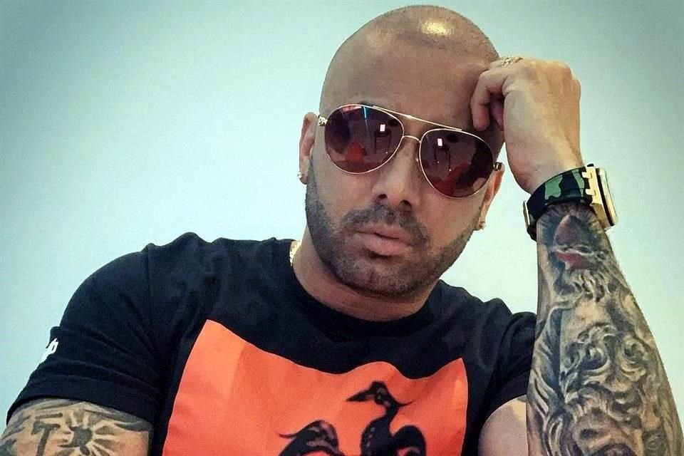 Para el boricua, de 42 años, es un privilegio trabajar en equipo con cantantes que son sus amigos.