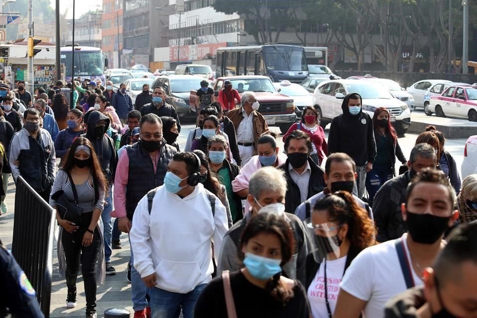 Banxico prevé que la recuperación tras crisis de Covid-19 será 'gradual y prolongada'.