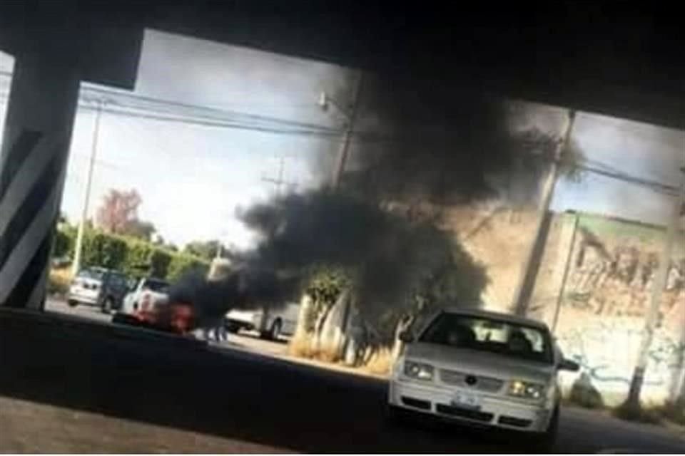 La detención de dos personas desató los hechos violentos.