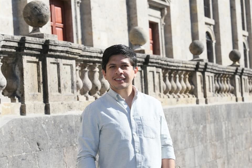 Alejandro Emmanuel Puerto Covarrubias se considera 'chairo' nivel nueve y 'pejezombi', y quiere ser candidato a Alcaldía de Zapopan en 2021.