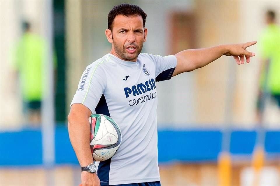 El técnico español es tomado en cuenta para tomar las riendas del América.