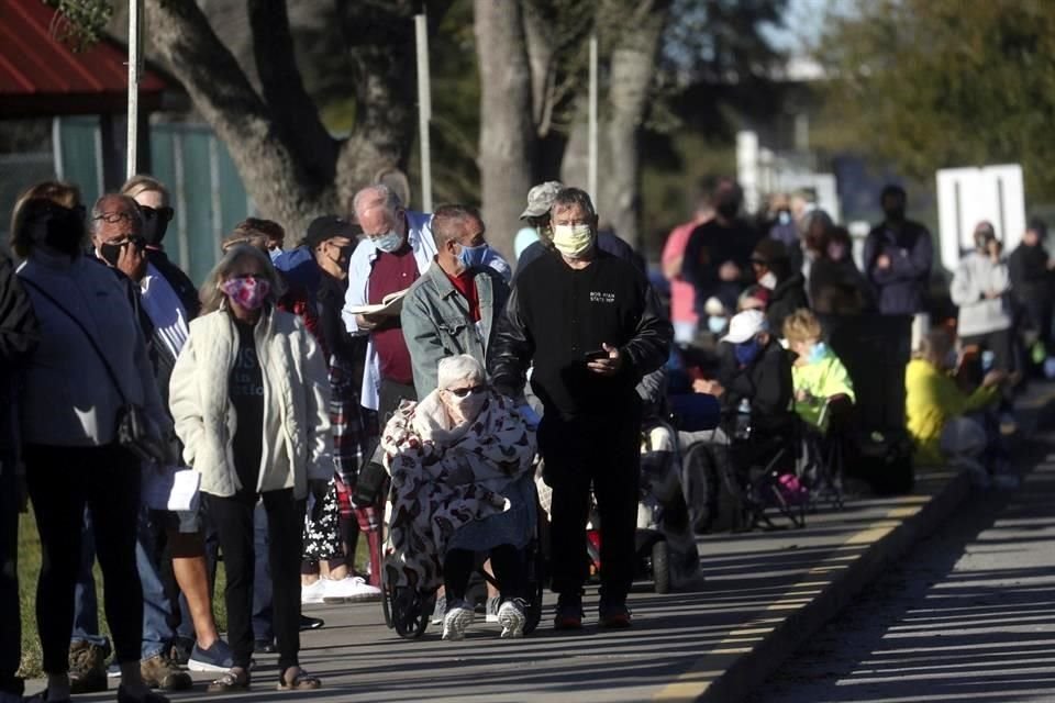 La encuesta, realizada entre el 13 de noviembre y el 1 de diciembre, muestra un claro apoyo al gasto público para enfrentar la crisis.