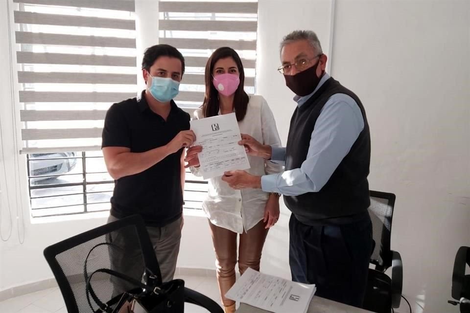 Denise de Font Réaulx Rojas se registró como precandidata a diputada local por el distrito 10 de Zapopan.