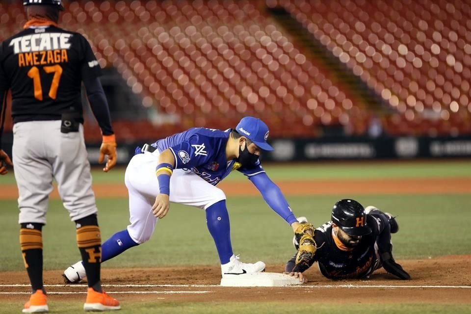 Los Charros de Jalisco perdieron anoche 10-13 ante los Naranjeros de Hermosillo.