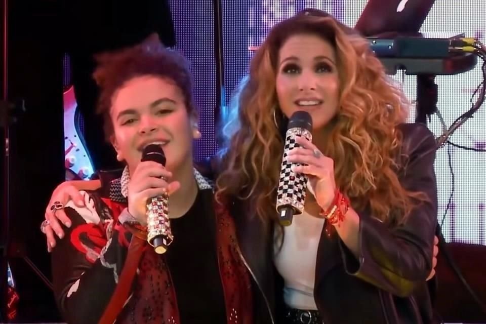 La joven cantó con su mamá en el concierto streaming 'Lucero Pop Live'.