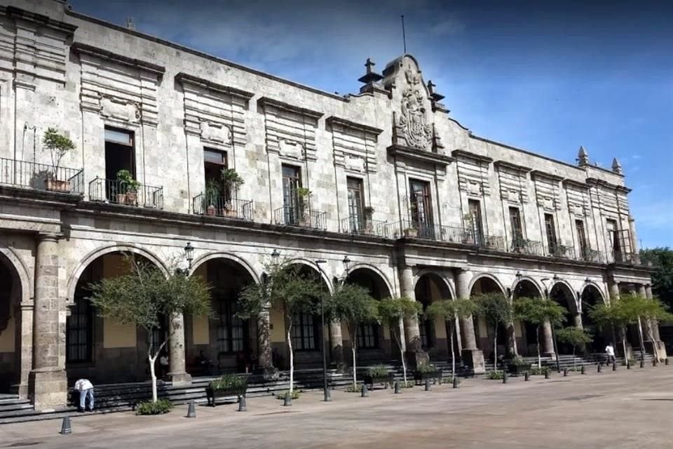 El Gobierno tapatío denunció suplantación de identidad, amenazas, extorsión y fraude contra tres de sus funcionarios.