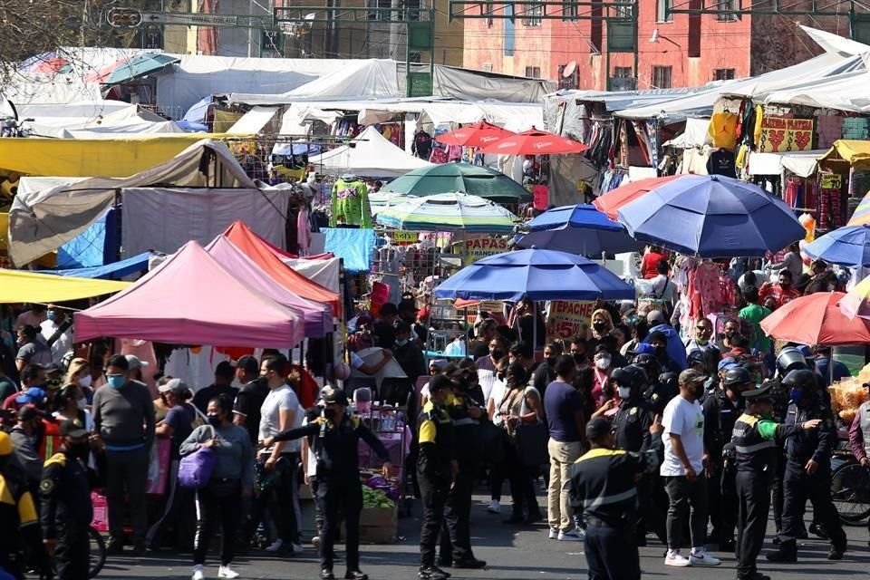 La Jefa de Gobierno, Claudia Sheinbaum, indicó que se contabilizaron alrededor de 130 mil personas en Tepito por Día de Reyes.