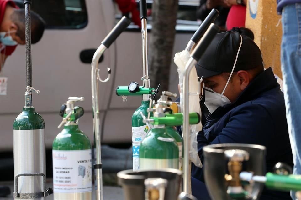 Especialistas recomiendan buscar lugares seguros a la hora de requerir un tanque y oxígeno.
