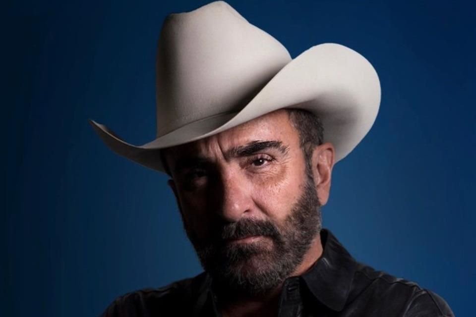 Vicente Fernández Jr. negó que su padre y sus hermanos hayan recibido la vacuna contra Covid-19, como afirmó Juan José Origel.