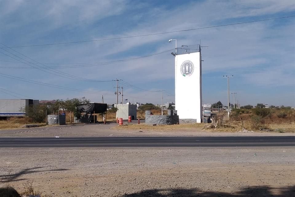 Comercios cercanos al Cefereso 2 han sufrido por la falta de clientes, debido al cierre del centro penitenciario desde septiembre.