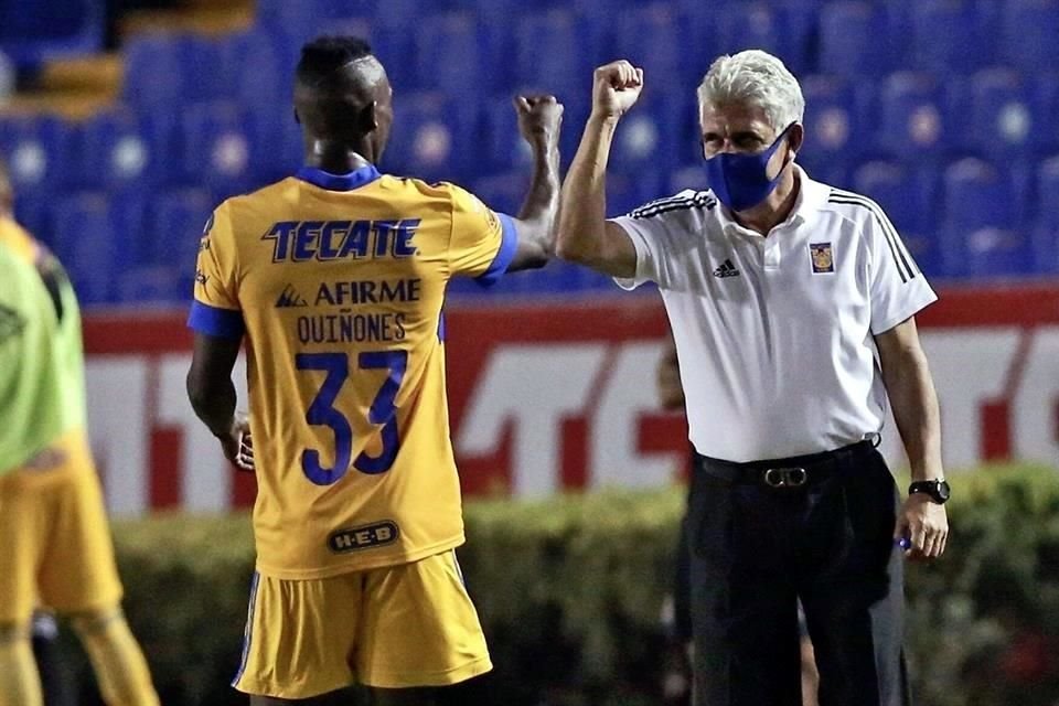 El 'Tuca' inició su tercera etapa al frente de Tigres en 2010.