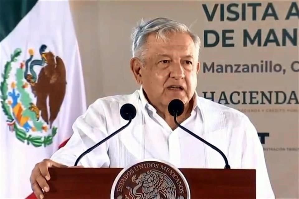 AMLO se niega a dejar de transmitir las conferencias mañaneras de forma íntegra y acusa censura del Instituto Nacional Electoral (INE).