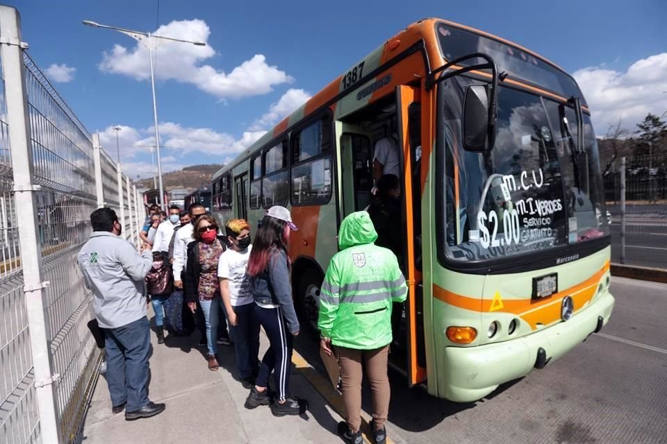 El caos vivido este domingo ante servicio emergente a falta de servicio en 6 líneas del Metro fue un botón de muestra de lo que le espera hoy a la CDMX.