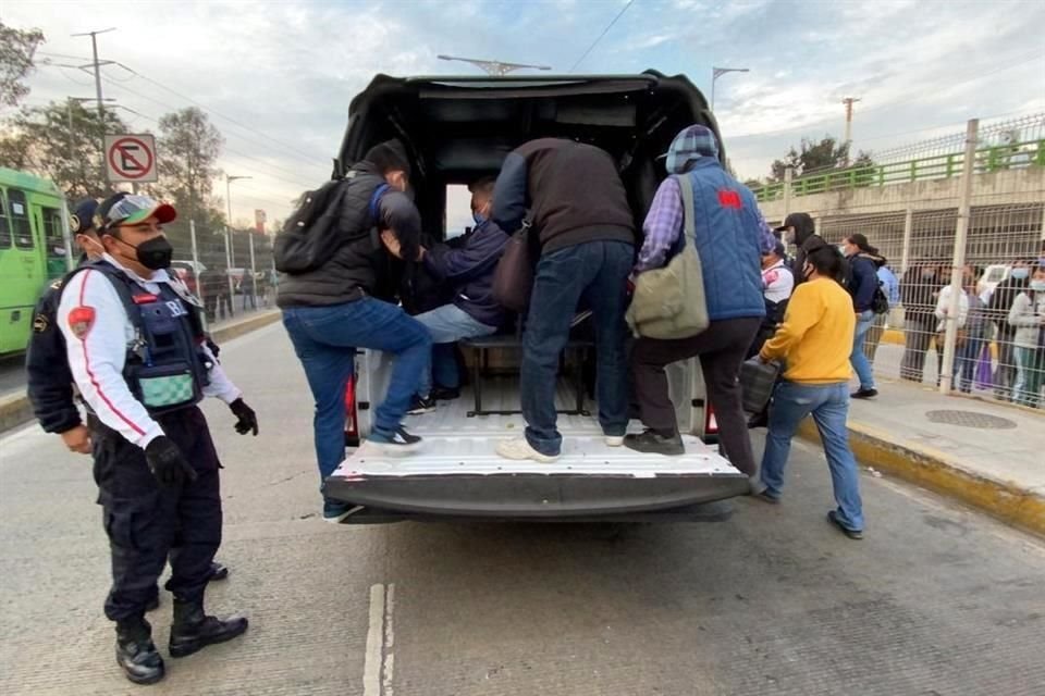 Unidades de la SSC, así como de medios de transporte como RTP y Trolebús, apoyan en traslados.