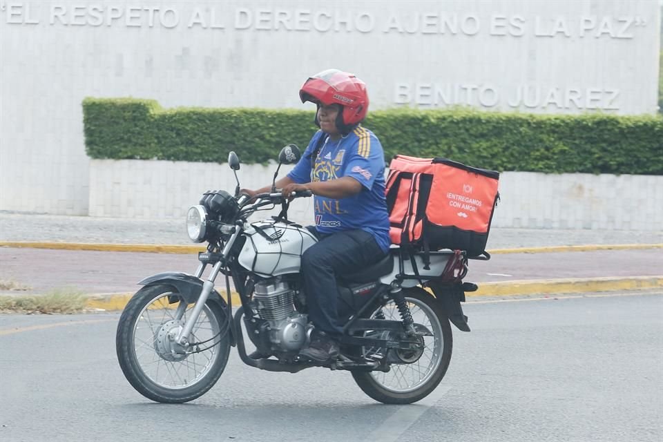 Claudia Sheinbaum, Jefa de Gobierno de la Ciudad de México, va a negociar con las aplicaciones de entrega de comida a domicilio por una menor comisión debido a la crisis sanitaria.