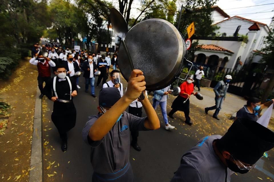 Diversos restaurantes de la Ciudad de México se han unido al llamado 'cacerolazo'.