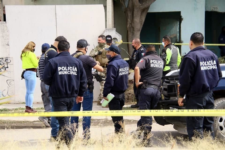 En Chulavista, autoridades extrajeron alrededor de 17 bolsas con restos humanos, que pertenecen a una cantidad indeterminada de víctimas.