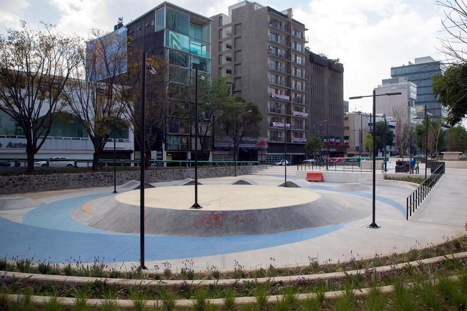 A petición vecinal, el espacio recreativo se construyó en donde se ubicaba un almacén de la Policía, a un costado de la Glorieta de los Insurgentes.