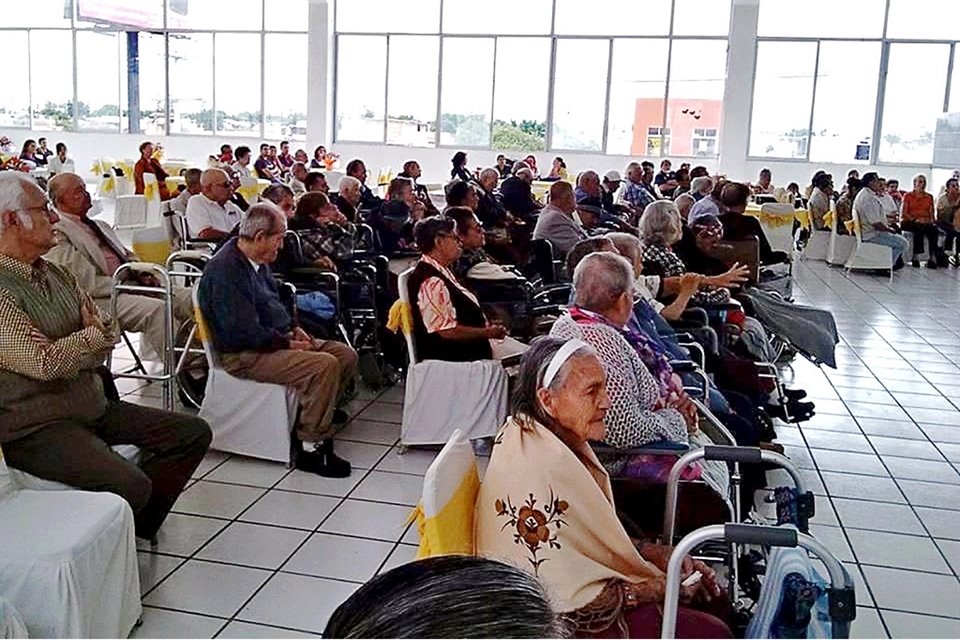Derechos Humanos exigió que se le garantice a los adultos mayores la atención médica, insumos y medicamentos.