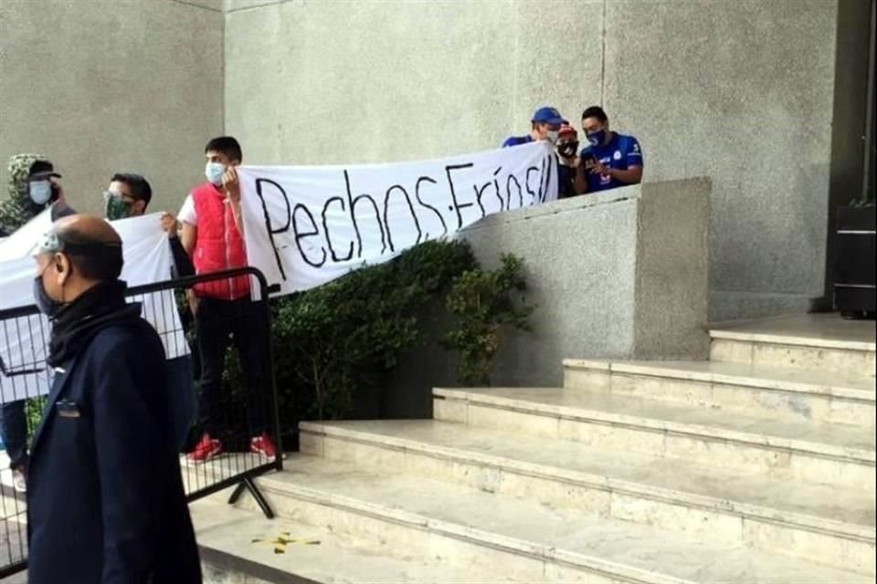 Los aficionados exigen resultados.