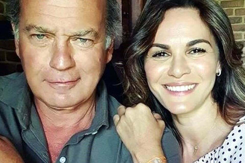 El cantante español Bertín Osborne anunció este domingo su separación de su esposa, la modelo venezolana Fabiola Martínez; duraron 14 años casados.