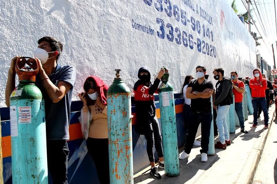 Las personas tardaban entre tres y cinco horas para poder rellenar el tanque de oxigeno.