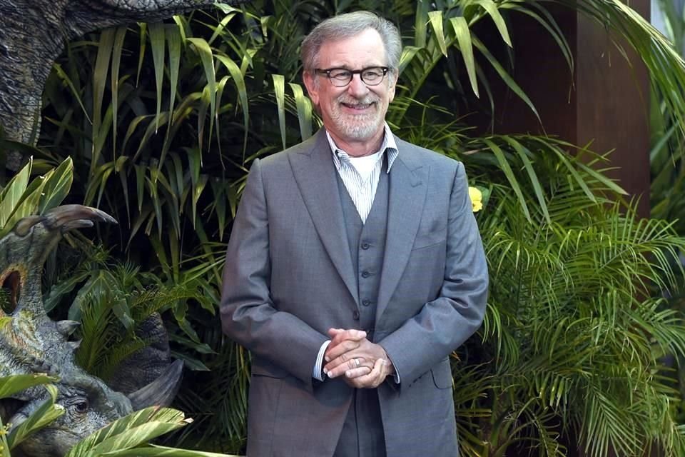 El cineasta Steven Spielberg consiguió una orden de protección permanente en contra de su acosadora Sarah Char, quien amenazó con asesinarlo.