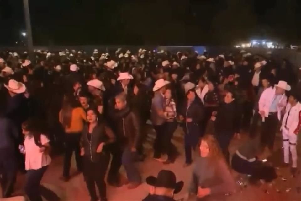 La agencia AGV Music transmitió en vivo parte del concierto, que tuvo un costo de 150 pesos por persona.