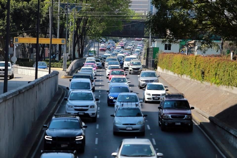 La semana del 11 al 17 de enero hubo 52% de carga vehicular en las calles, mientras que el promedio durante los días previos había sido de 30%, de acuerdo con datos reportados por Semovi.