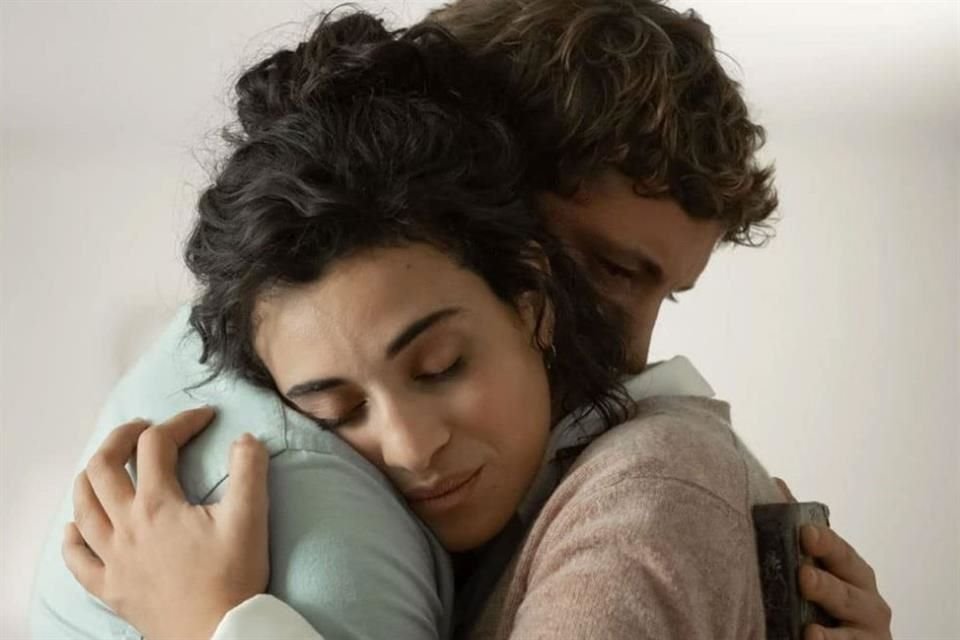 En la cinta, una joven embarazada y el primo de su pareja comparten confidencias de sus amores pasados y presentes cuando se ven obligados a convivir solos durante un par de días.