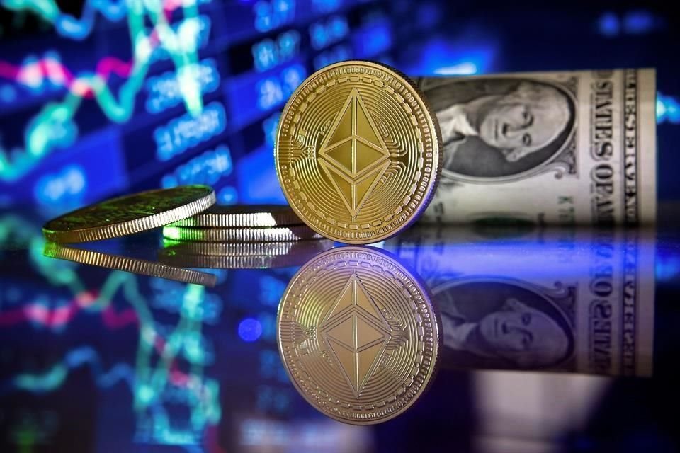 La criptodivisa de la red descentralizada Ethereum ha alcanzado su máximo histórico en mil 749.6 dólares.