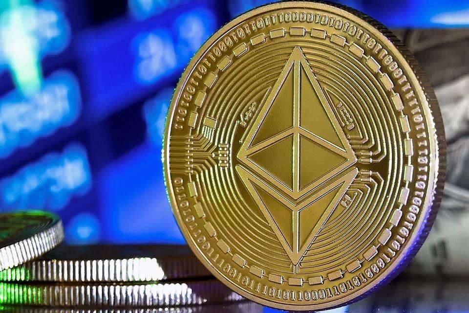 Ethereum opera lejos de su máximo de 4 mil 300 dólares.