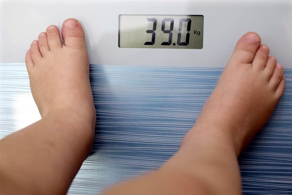 La obesidad y el sobrepeso afectan a 1 de cada 3 niños y niñas mexicanos en edad escolar.