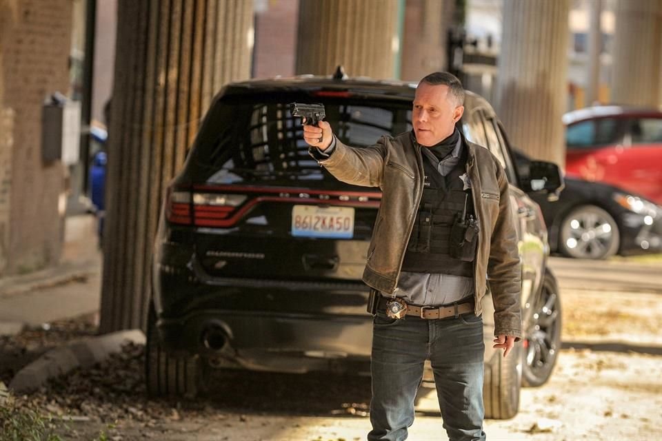 Jason Beghe interpreta al policía Hank Voight en el programa.