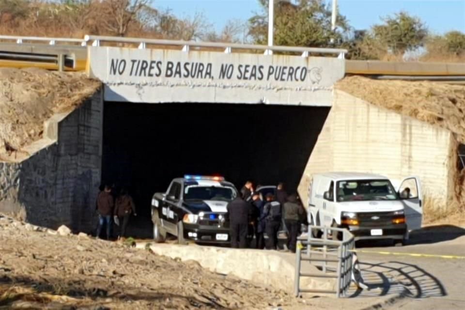 Un cadáver fue coloado dentro de una olla en el Fraccionamiento Misión del Acueducto, en Tonalá.