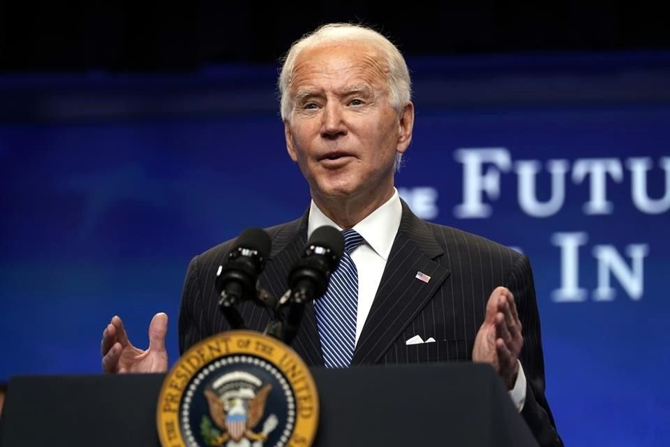  La Administración de Biden propone asignar 174 mil millones de dólares para desarrollar el ecosistema de vehículos eléctricos del país.