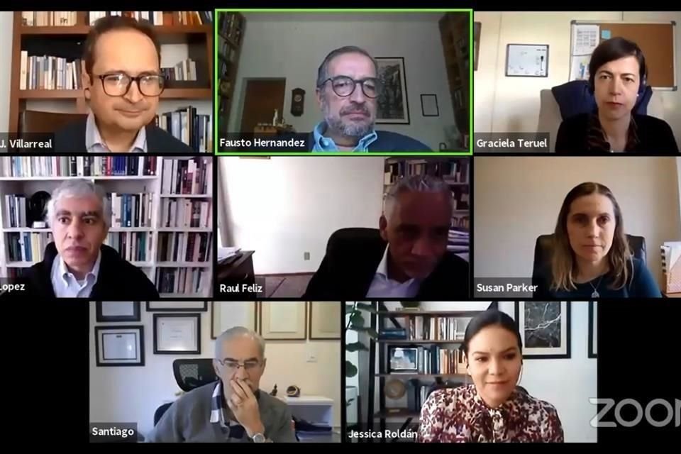 Especialistas indicaron que falta mayor confianza en la política económica del País para detonar el crecimiento.