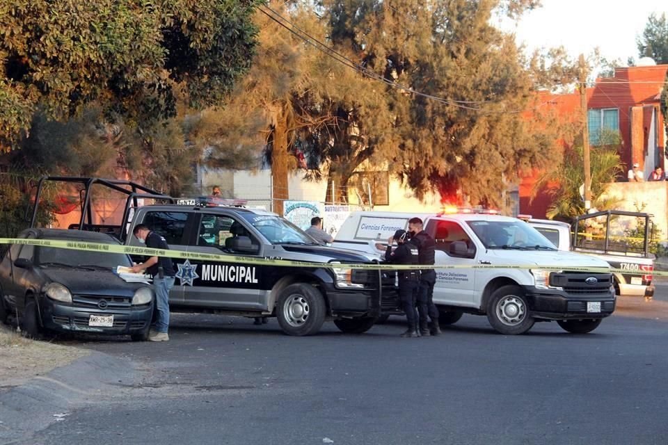 A decir de testigos, los responsables abandonaron el cuerpo y se retiraron con calma.