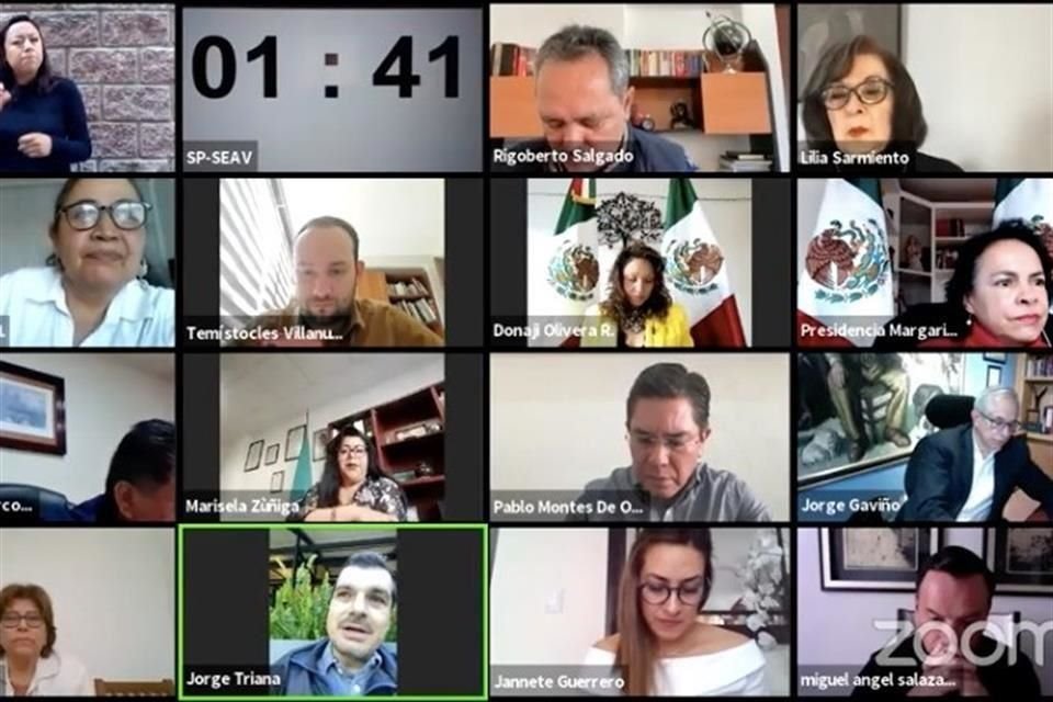 'Ha habido incluso la renuncia de la titular del sistema (de vacunación) a consecuencia de diversas inconsistencias en las políticas', explicó Triana. 