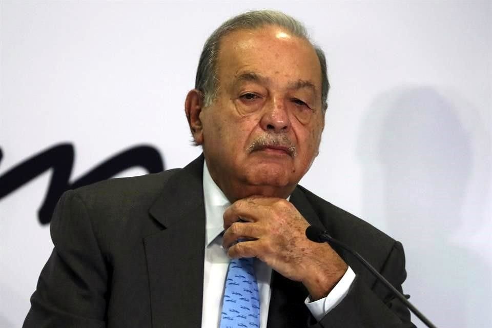 Carlos Slim Helú inició su carrera en 1965, cuando fundó Inversora Bursátil, hoy Grupo Financiero Inbursa.