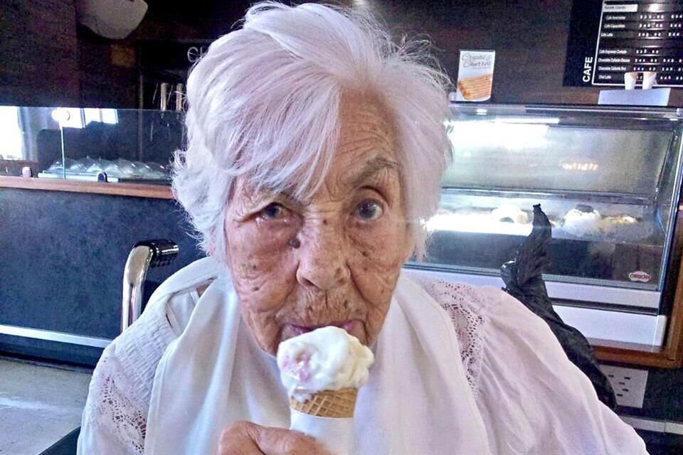 Eva Mange, de 103 años, se encuentra aún en la residencia para adultos mayores.
