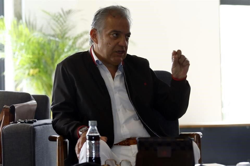 Salvador Quirarte dijo que resultan graves y difamatorias las acusaciones realizadas por Armando Navarro y el grupo de accionistas que encabeza, por lo que emprenderá acciones legales contra ellos.