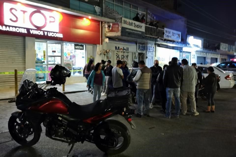 Los hechos ocurrieron sobre el Anillo Periférico al cruce con la Calle Atotonilco El Alto, dentro de los límites de la Colonia Jalisco.