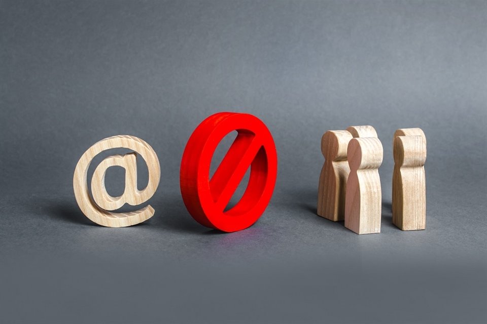 Las redes sociales se autodefinen como empresas tecnológicas, pero no como medios de comunicación.