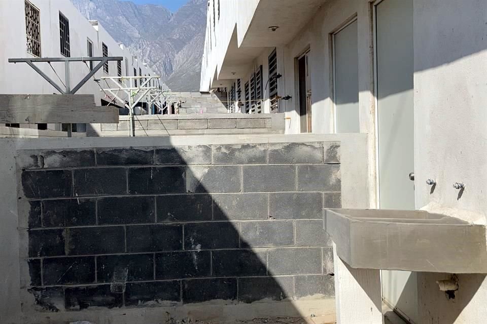 Vecinos advirtieron que hay casas abandonadas tomadas por posesionarios.