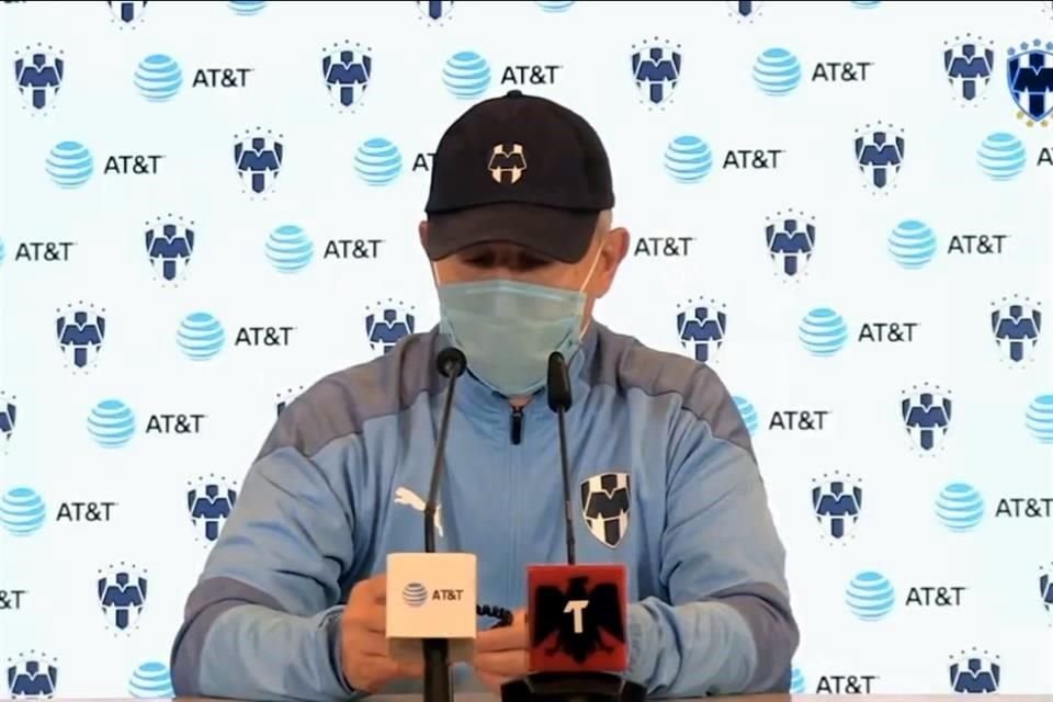 Javier Aguirre pidió no hablar más sobre si Rayados sabía o no de que tenía jugadores con Covid.