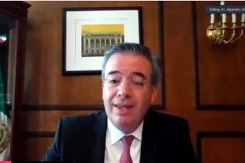 Obligar a Banxico a captar moneda extranjera en efectivo pone en riesgo calificación crediticia de País, advirtió Gobernador de institución.